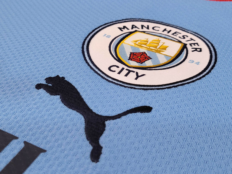 Camisa Manchester City I 22/23 - Versão - Retrô